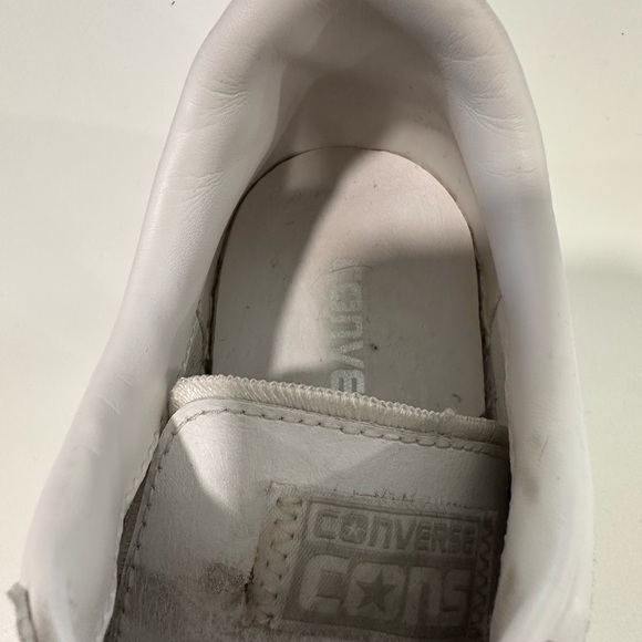 Men’s white converse sneakers. Size 10   Pre owned - Picture 8 of 12